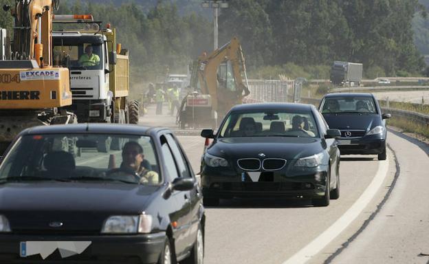 Un carril de la 'Y' quedará cortado a partir del lunes en Serín por obras
