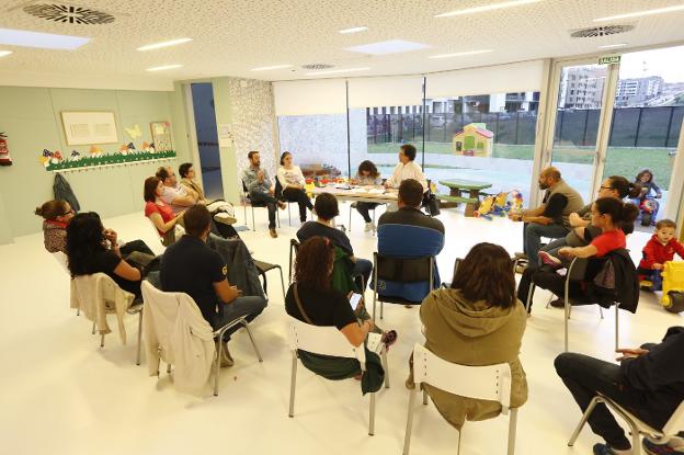 Vecinos de Nuevo Roces reeligen a Lorena García