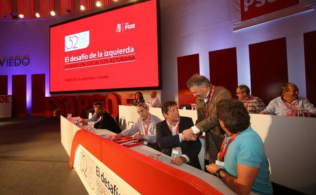 El alcalde de Oviedo llama a la unidad de la FSA y a «recuperar el voto de la izquierda»