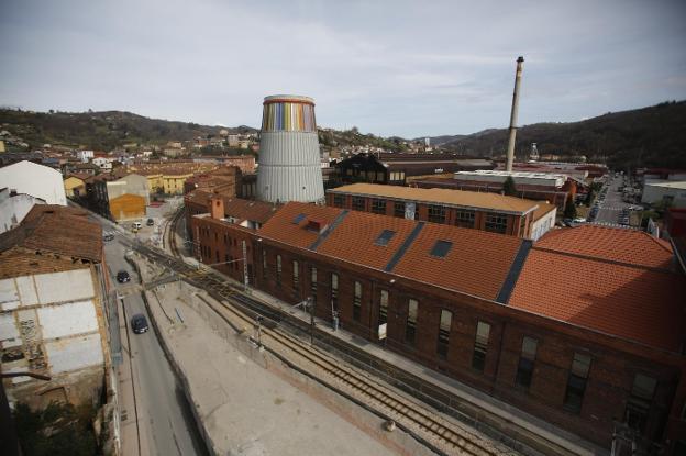 Los vecinos de Langreo piden participar en el diseño exterior de la zona del soterramiento