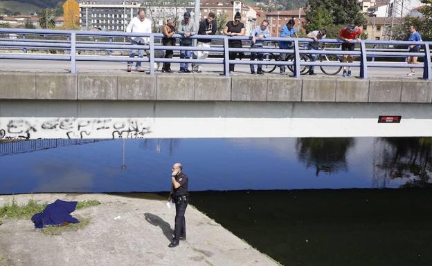 Aparece el cadáver de un hombre en el río Nalón