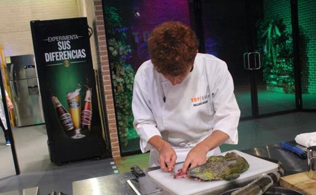 Top Chef El Salvador enfurece a la audiencia por matar y cocinar iguanas en directo