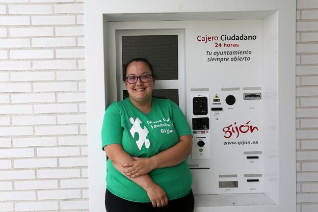 «Lo de la sede vecinal es la obra de no acabar, el Escorial de Nuevo Roces»