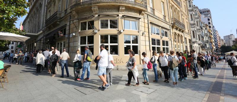 Colas en Gijón para disfrutar de Les Luthiers