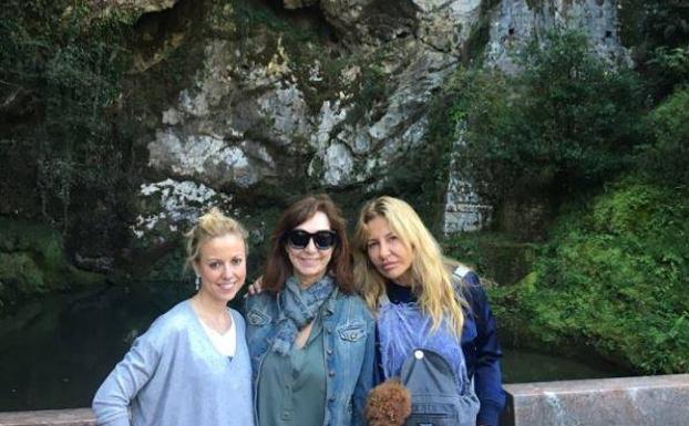 Ana Rosa Quintana y Cristina Tárrega visitan Covadonga