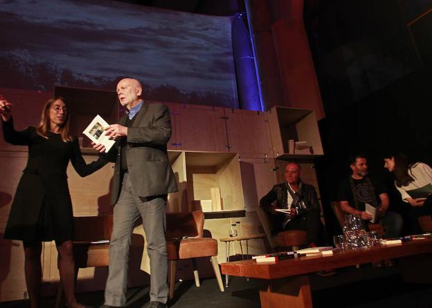 Zagajewski, once más uno