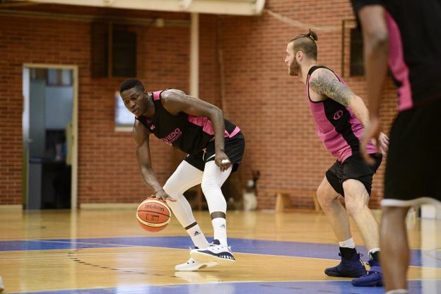 El Unión Financiera recibe al colista con cuentas pendientes