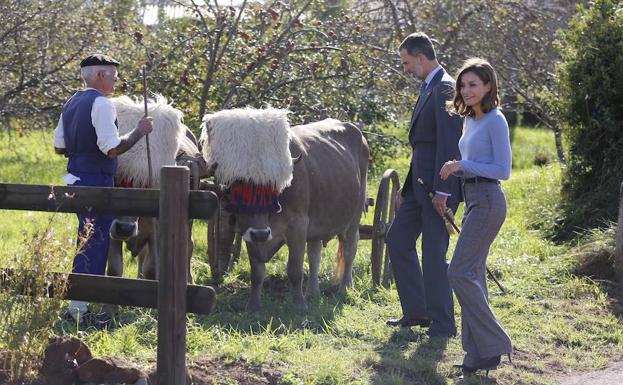 El Rey, en Poreñu: «Habéis sabido hacer de estas tierras puertas y no fronteras, para que unan y no separen»