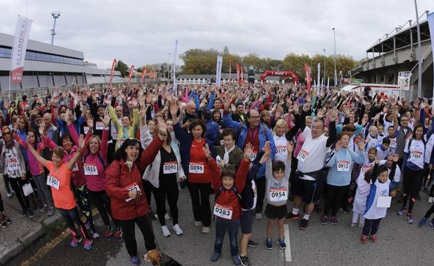 Derroche de solidaridad en la V Marcha Familiar de EL COMERCIO