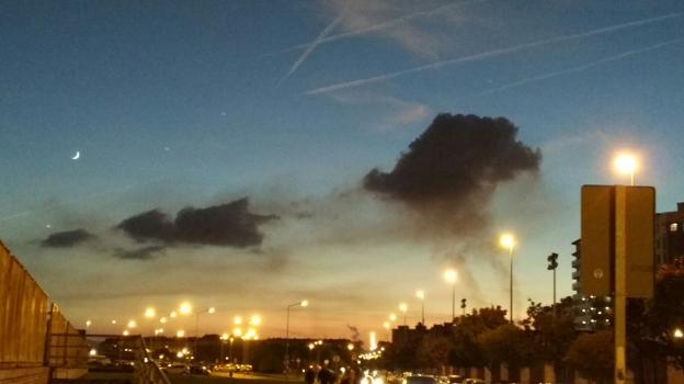 Una nueva nube negra alarma a los vecinos de la zona oeste