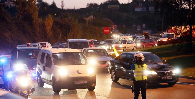 La obra del enlace de la AS-II al HUCA obliga a cortar un carril a partir del lunes