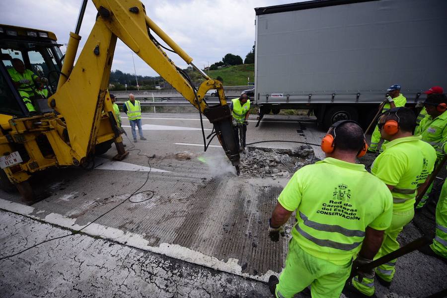 Retenciones en la autovía del Cantábrico por obras en Montico
