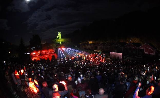 El recuerdo de los mineros fallecidos abarrota el pozo Sotón