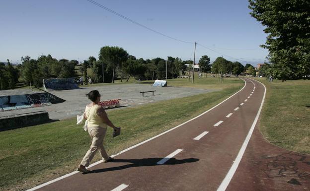 Detenido por acosar a una mujer en Los Pericones, en Gijón, y agredir a su marido