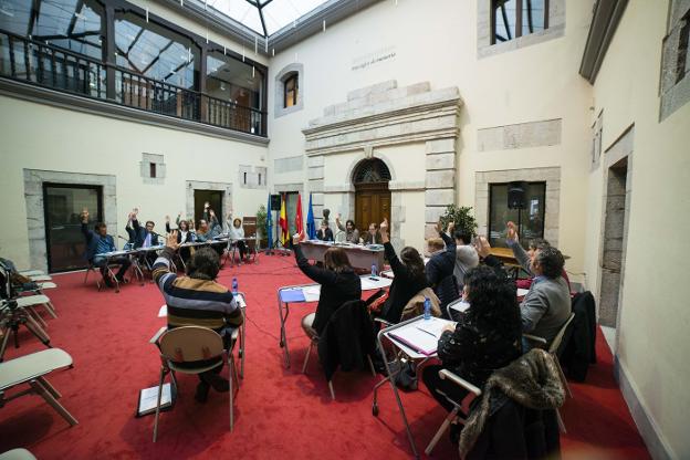 Nuevo enfado entre Vecinos y Foro por la presentación de las inversiones en Llanes
