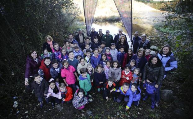 5.000 alevines más de trucha para el río Nalón