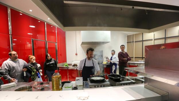 Delicias de anguila en el Niemeyer