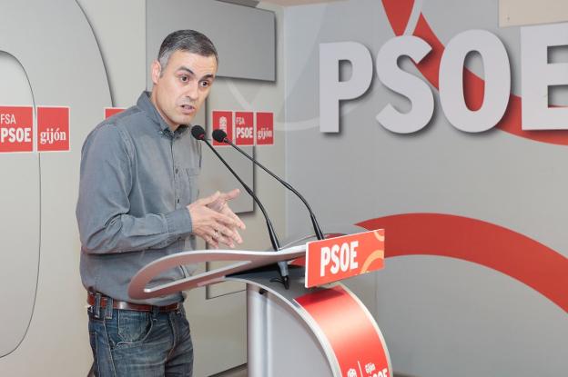 Ardura integrará a César González y Dulce Gallego en su candidatura al PSOE local