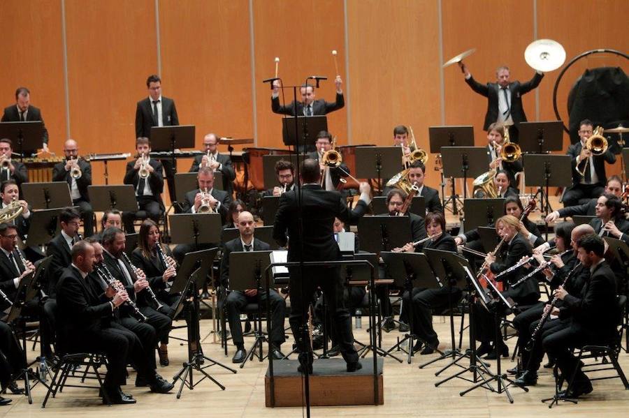Medalla de plata de Oviedo para la Banda de Música en su 25 aniversario