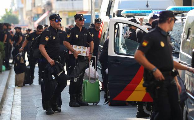 Interior reduce a la mitad el despliegue policial en Cataluña