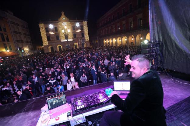 Los hosteleros de la plaza Mayor de Gijón renuncian a organizar la fiesta de Nochevieja