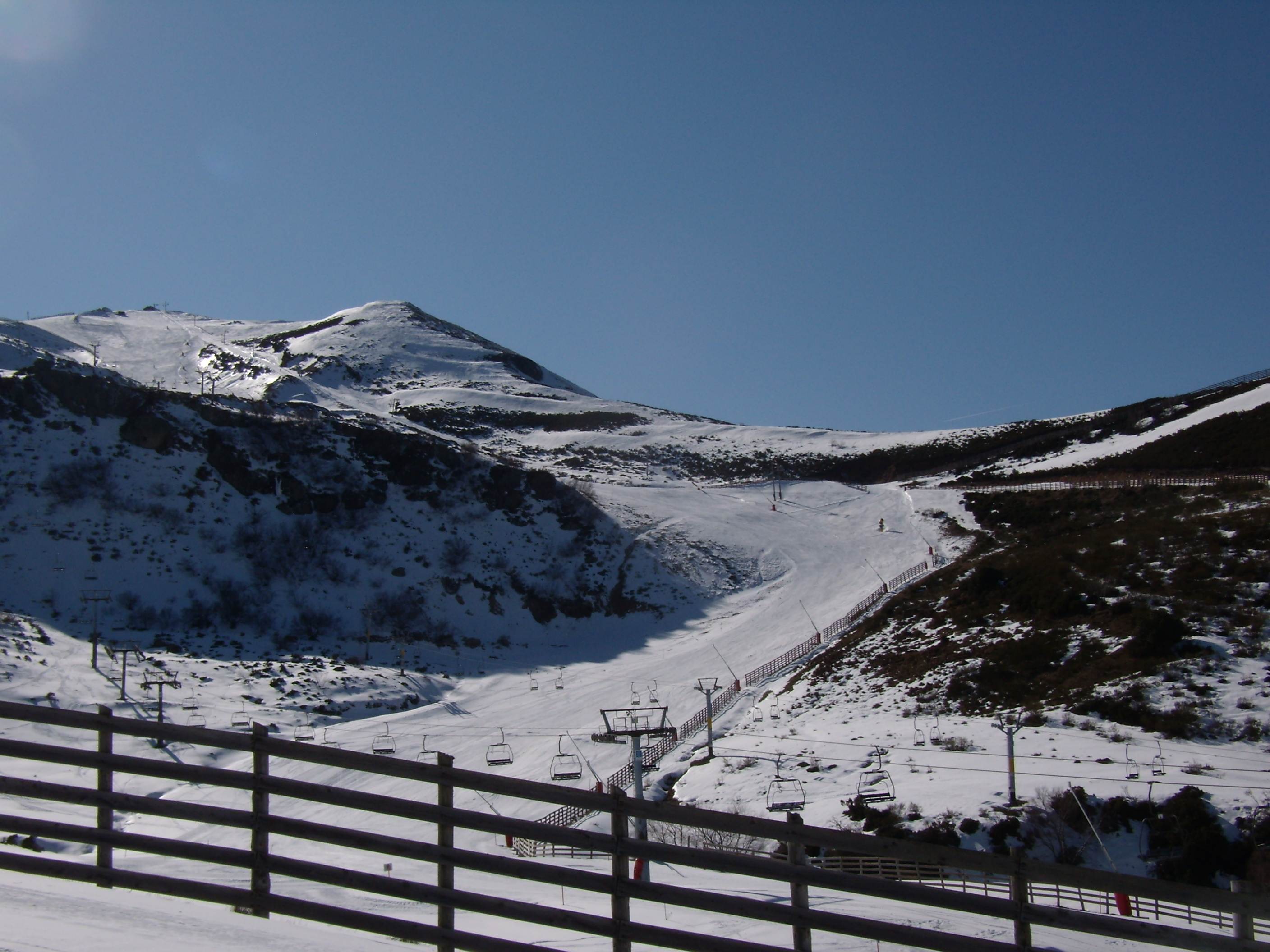 La Cordillera Cantábrica se tiñe de blanco