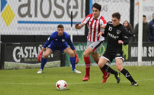 El Lealtad cede en los minutos finales ante el Bilbao Athletic