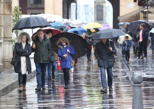 'Ana' coge fuerza y pone a Asturias en alerta naranja