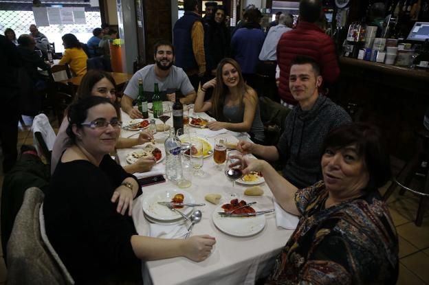 De fiesta con mucho gusto