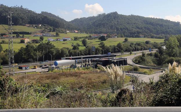 Un accidente sin heridos provoca retenciones en la Autovía del Cantábrico
