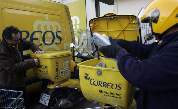 Nueva oferta de empleo en Correos: busca 1.869 carteros