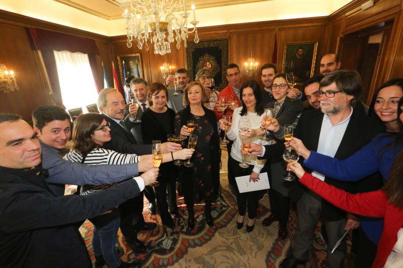 Brindis navideño en Avilés