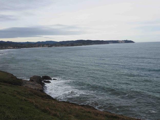 Ecologistas y pescadores exigen el estudio ambiental a la mejillonera