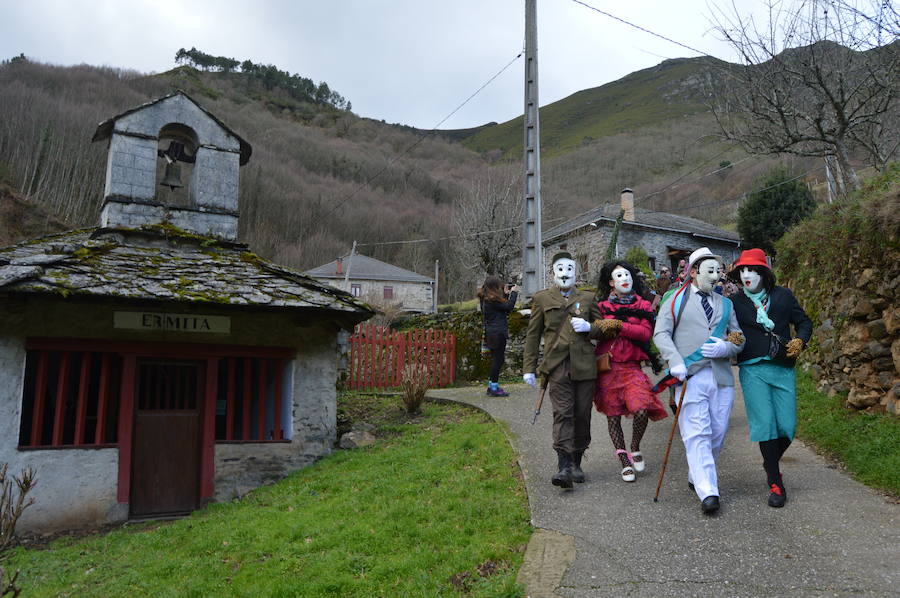 Os Reises encandilan en el Valledor