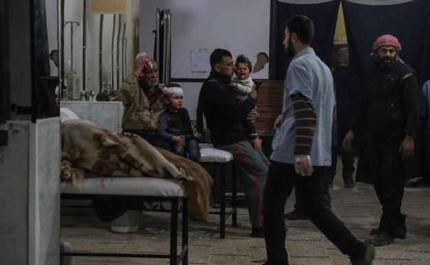 Decenas de muertos en Siria por una ola de ataques contra hospitales situados en zona rebelde