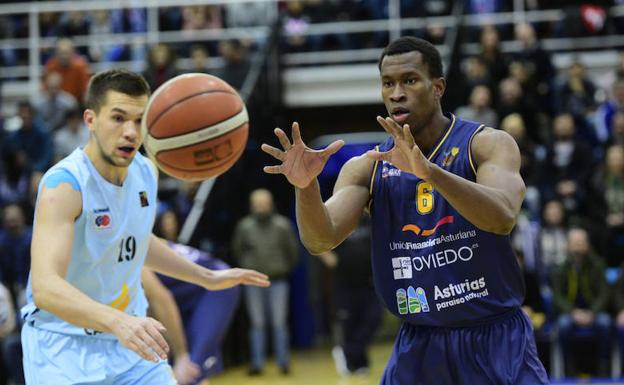 El Unión Financiera sucumbe ante el líder en el estreno del nuevo año