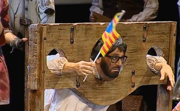 Las chirigotas del Carnaval de Cádiz «decapitan» a Puigdemont y se burlan de la «horrenda» 'Andreíta'