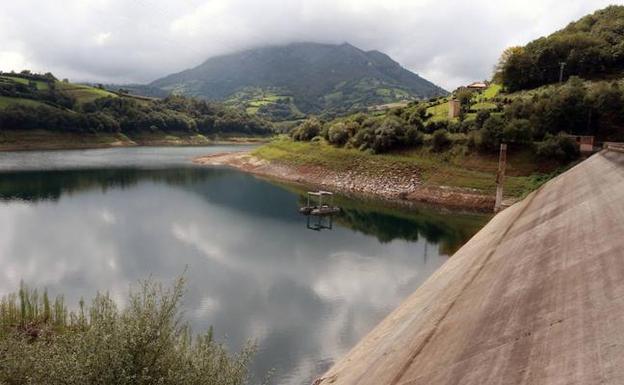 La Confederación insta a encarecer el recibo del agua en verano y ante casos de sequía