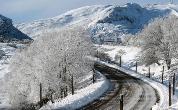 Acaba el buen tiempo y el invierno recupera la nieve