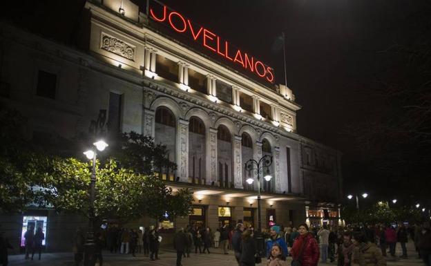 El Teatro Jovellanos ofrecerá cuatro producciones adaptadas para personas mayores y con discapacidad sensorial