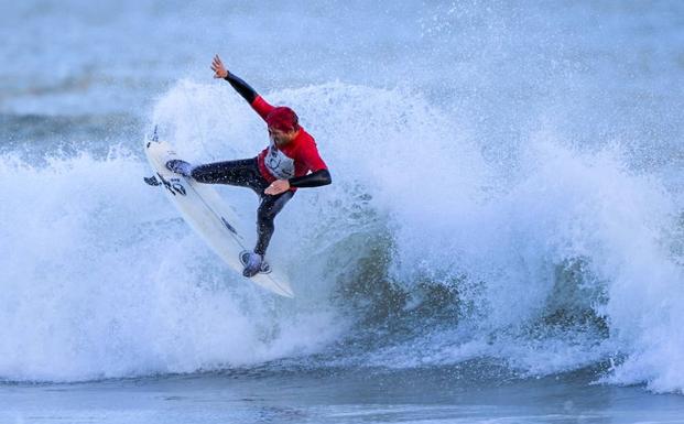 Polémica en un torneo de surf en Cantabria: el ganador cobrará 2.000 euros y la ganadora... 500