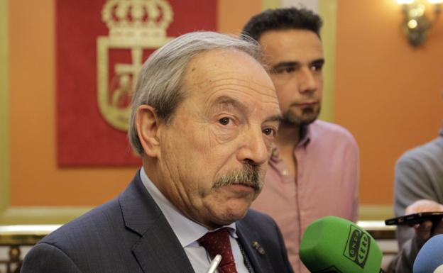 El equipo de gobierno de Oviedo viaja a Madrid para establecer una «agenda» sobre La Vega