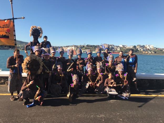 Castropol acoge la presentación de la charanga 'Éramos poucos'