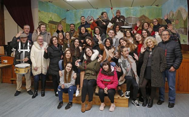 El vigente campeón del Carnaval de Gijón deja atrás los cuentos de hadas