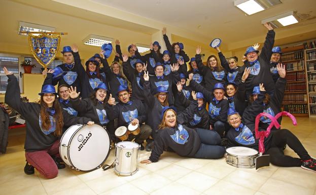 Debut con «fantasía, cachondeo y politiqueo»