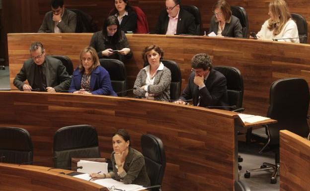 El Gobierno asturiano alerta de su «complicada» situación financiera por la «doble prórroga»