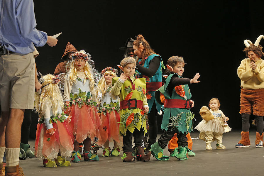 Concurso infantil de disfraces en el Teatro Jovellanos