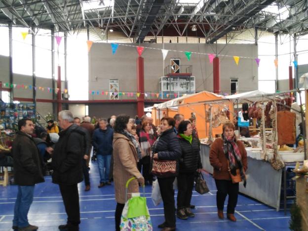 Vegadeo rinde tributo al cerdo en la tercera edición de la Feria Tradicional de la Matanza