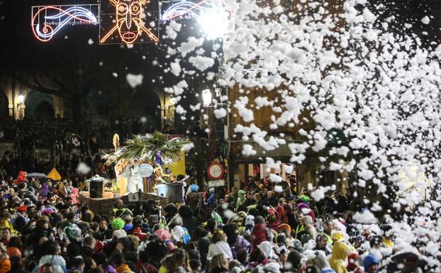 Una gran tribu desborda Galiana
