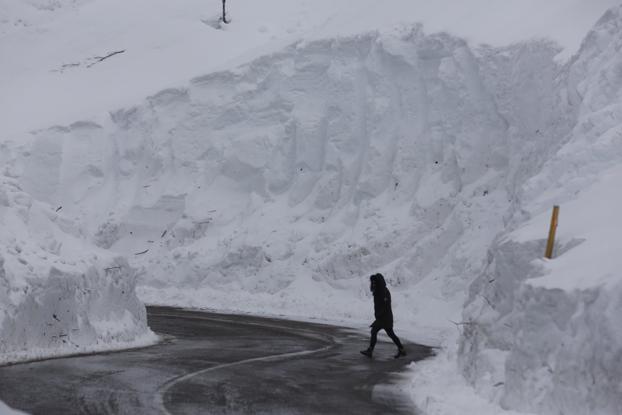 La subida de temperaturas en Asturias amenaza con acelerar el deshielo y provocar más aludes